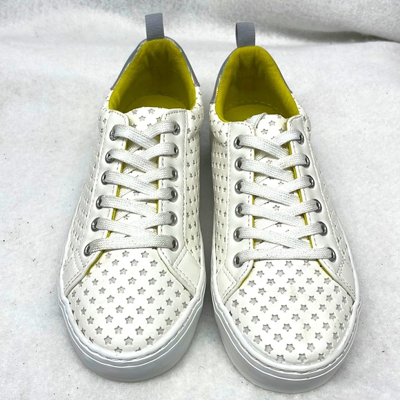 Old Navy Other - Old navy new star design sneakers girl sz 2